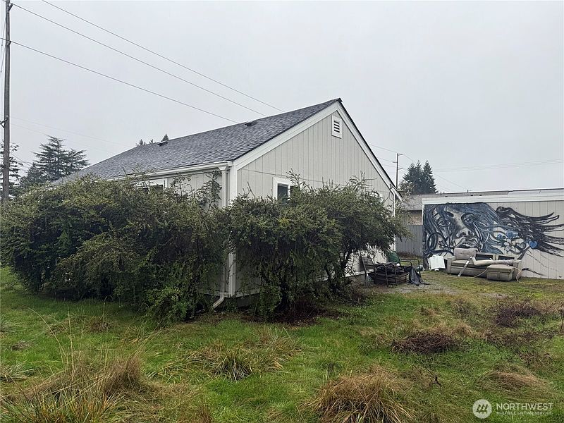 5th image of 509 E 65th Street