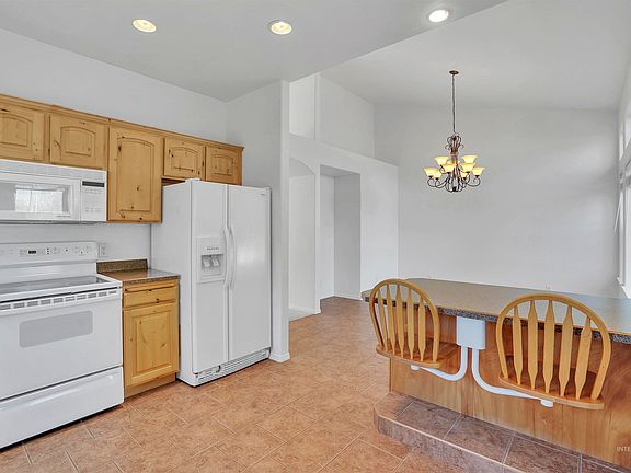 3rd image of 859 Canyon Park Ave