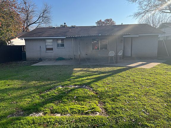 2nd image of 4605 Huntington Dr