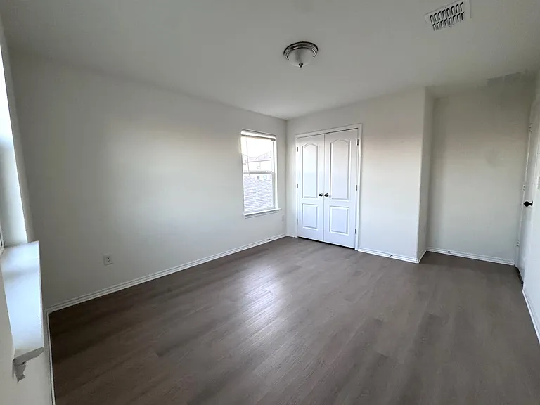 House Finch Dr — Photo 8
