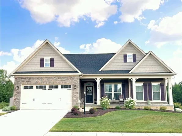2292 Orchard Cir, Ravenna, OH 44266