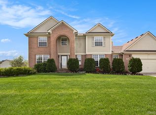 4872 Windancer Dr, Ypsilanti, MI 48197