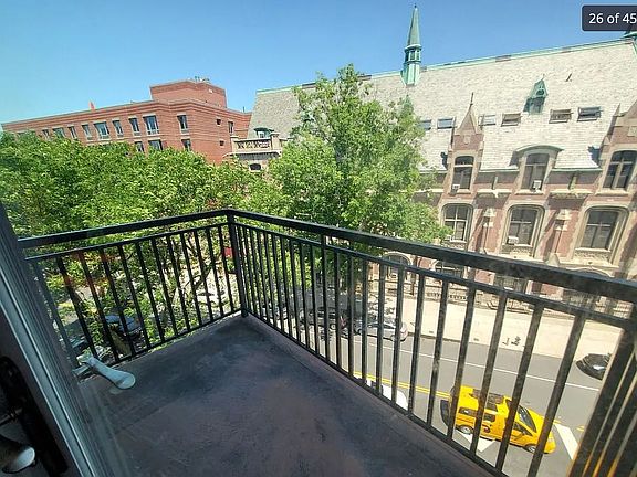 5th image of 596 Washington Ave APT 5B