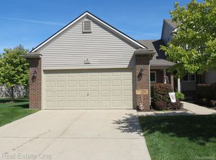 217 Newberry Ln, Howell, MI