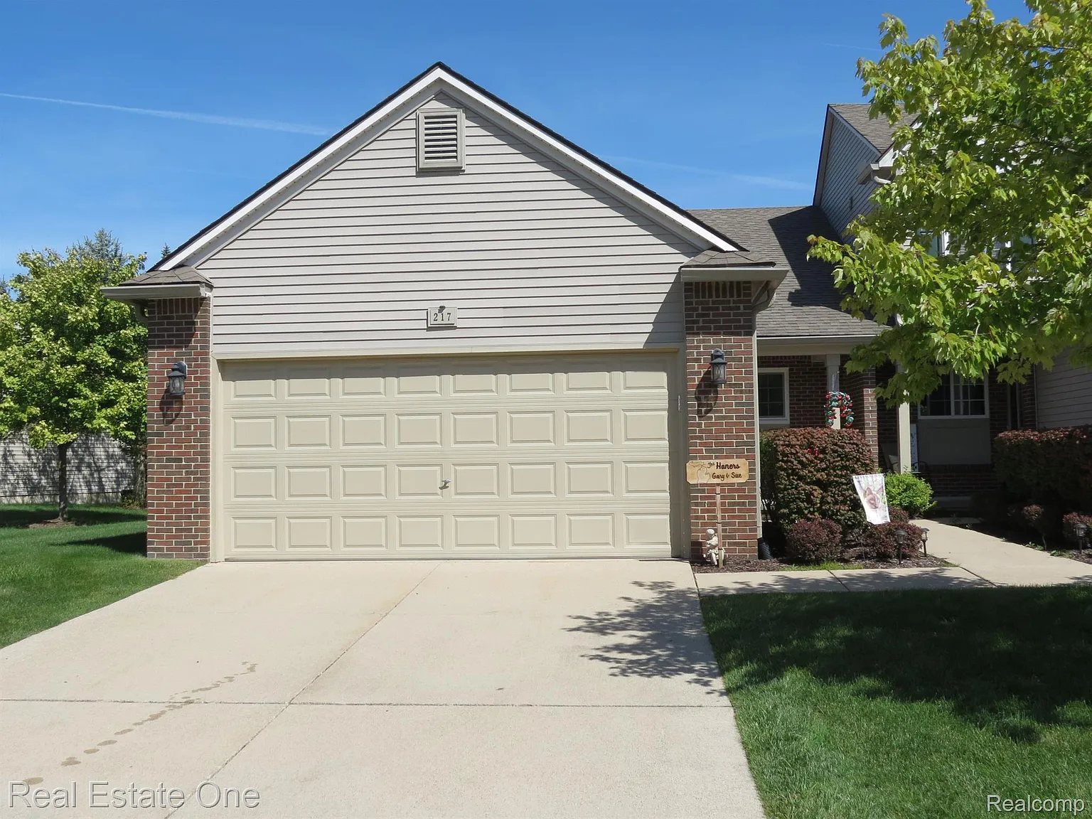 217 Newberry Ln photo 1