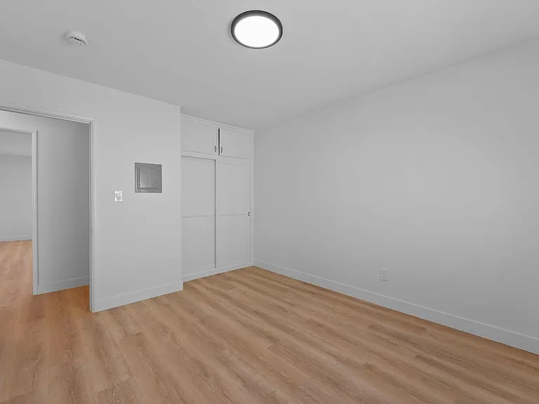 2426 N Buena Vista St #CC — Photo 12