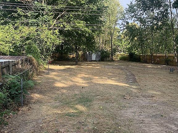 3rd image of 603 Lawndale Dr
