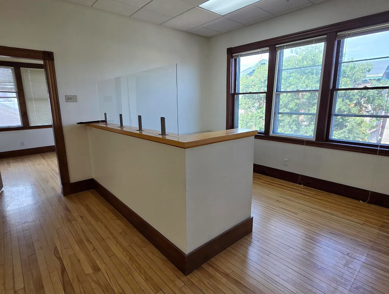 3 bed, 1337 sqft, $2,500 — Photo 3