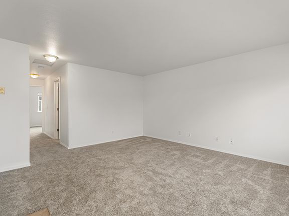5th image of 127 Willow Ave APT 3