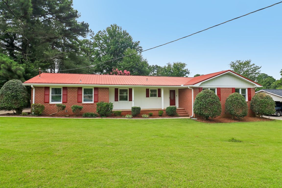4-web-or-mls-Bruce Ct-S2507-004