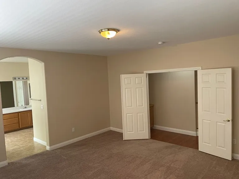 321 Waterton Lakes Ave — Photo 18