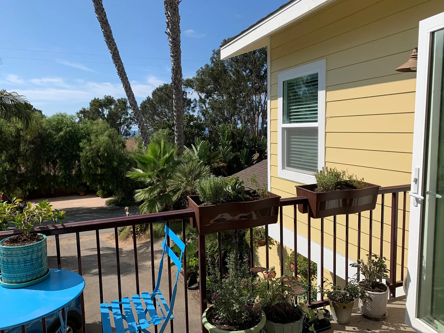 211 Seeman Dr — Photo 3