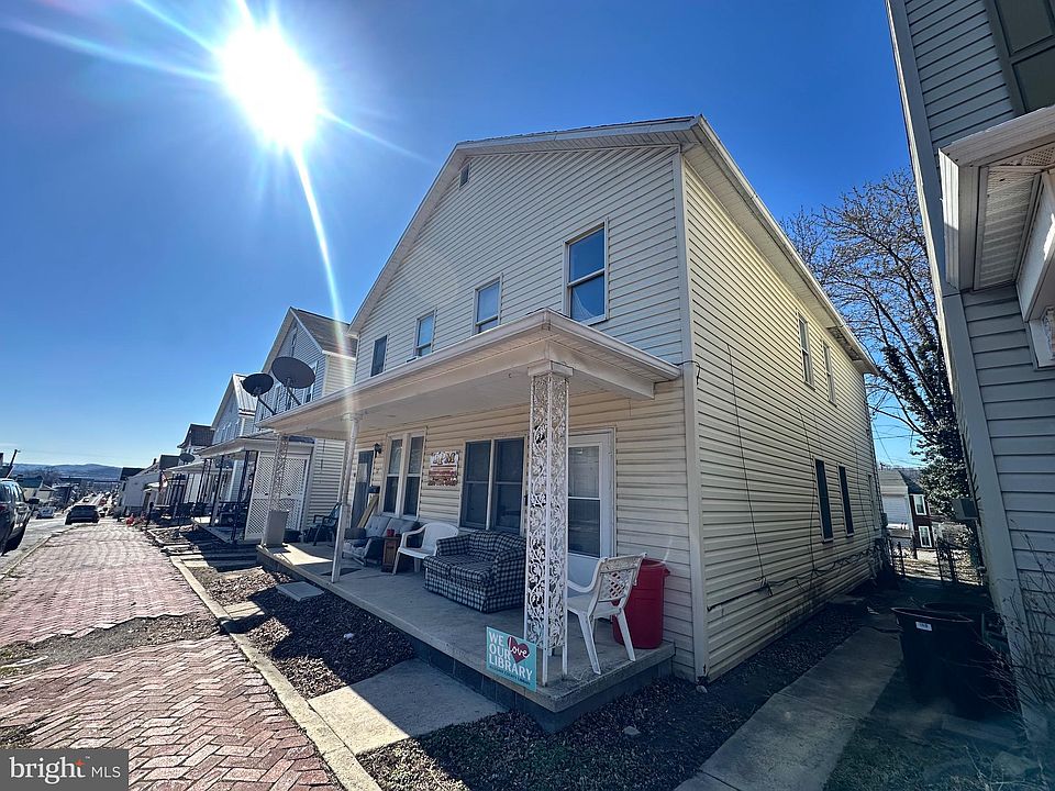2nd image of 15 Arch St