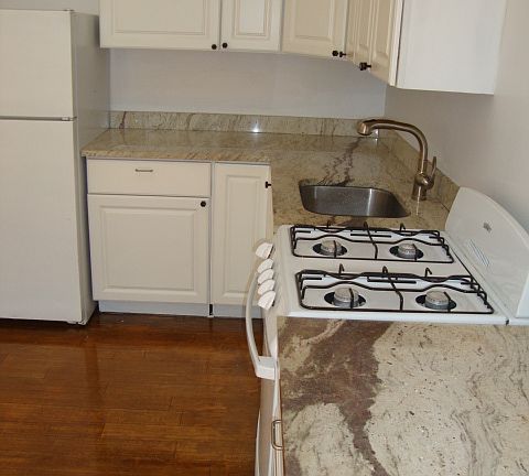 4th image of 541 W 49th St APT 40