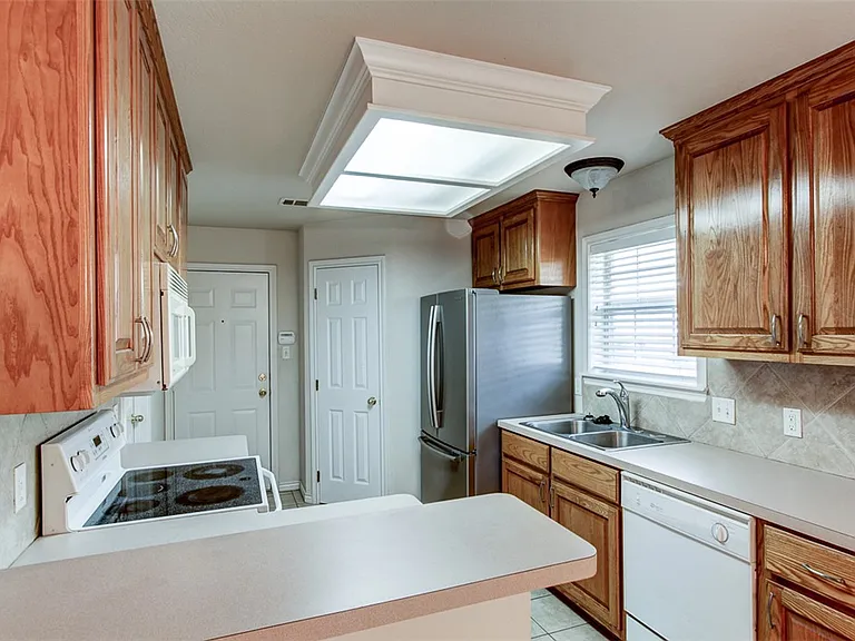 113 Karten Ln — Photo 10
