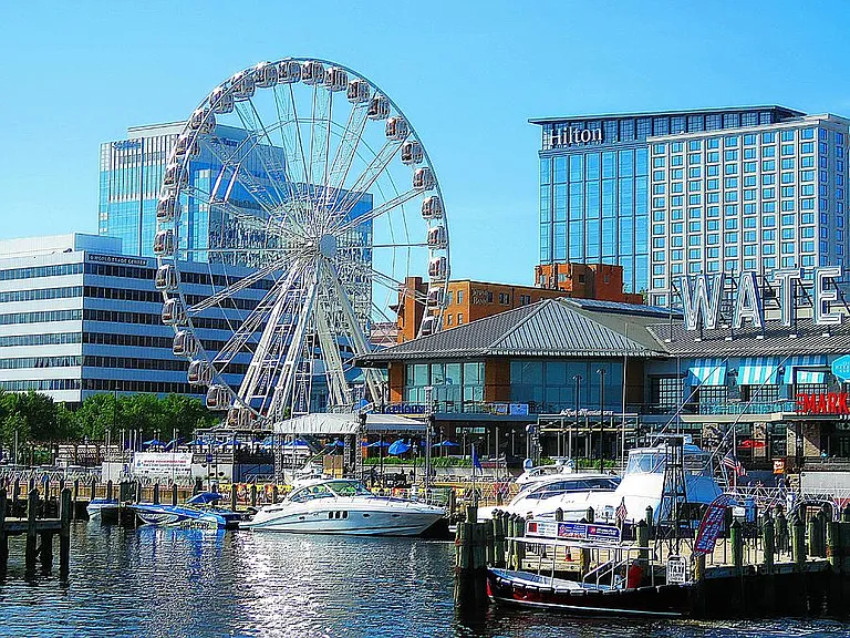Waterside District & Town Point Park : The heart of Norfolk's waterfront and a 12-minute drive to outdoor festivals, live music, and diverse dining options right along the Elizabeth River.