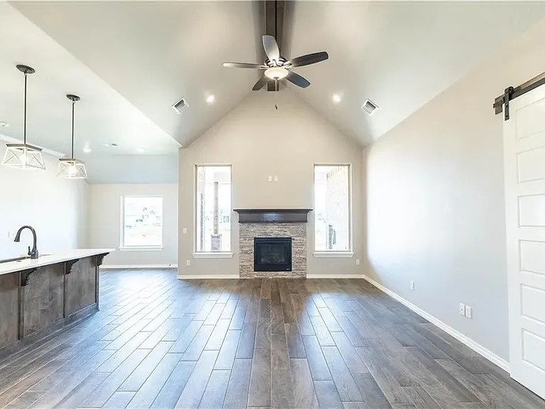 4201 Clevenger Dr — Photo 29