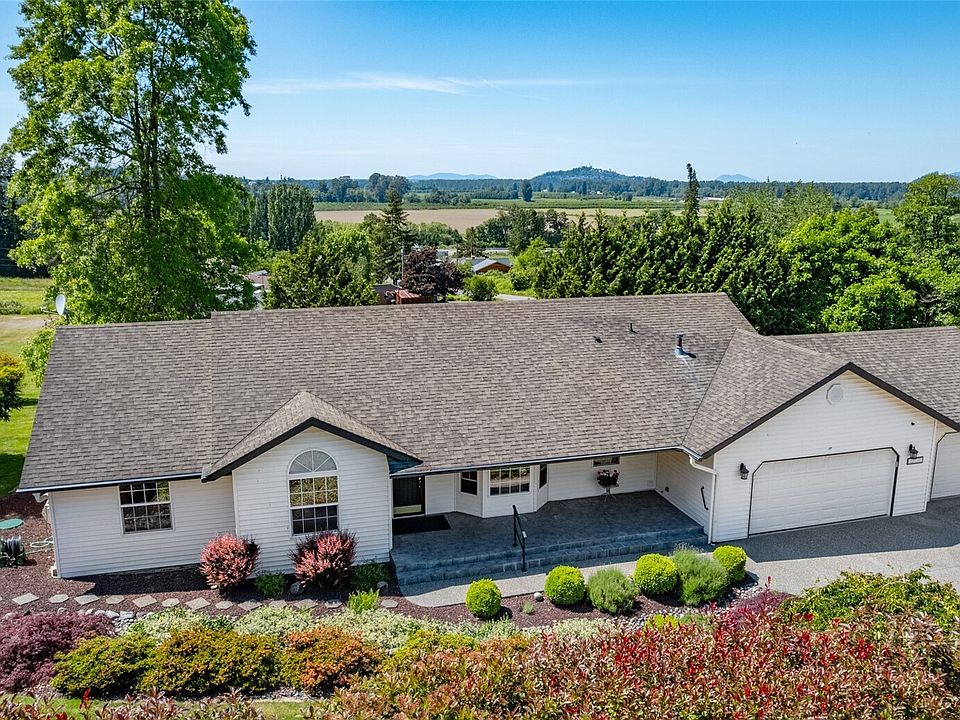 1st image of 22736 Buchanan Street