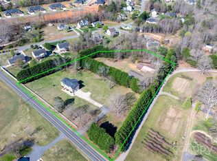 4875 Sulphur Springs Rd NE, Hickory, NC 28601