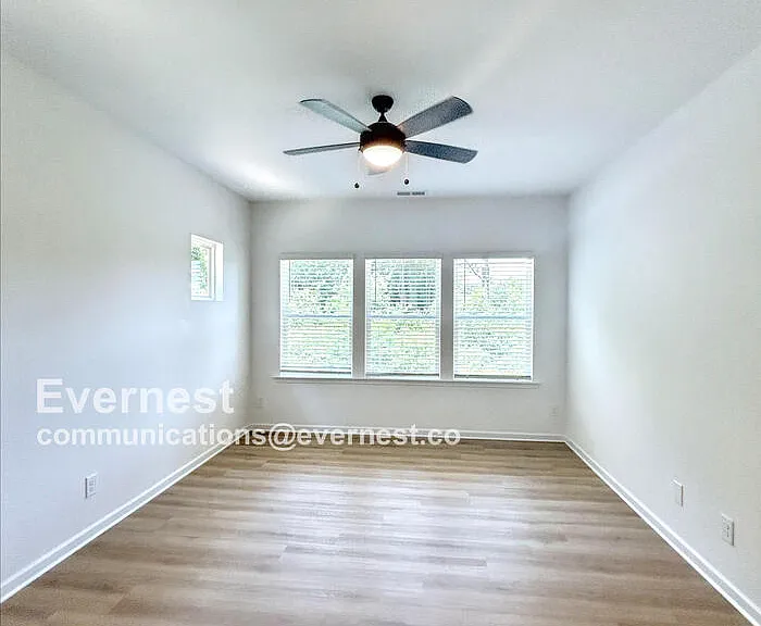 630 Austin Dr — Photo 5