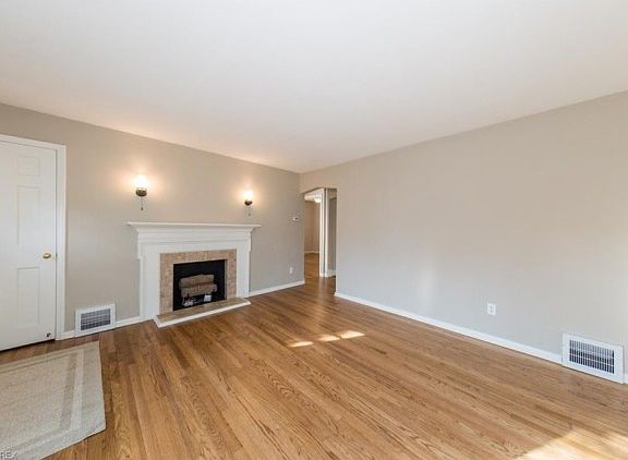 3rd image of 5239 Edenhurst Rd