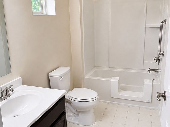 Main Level Full Bathroom with Elderly Access