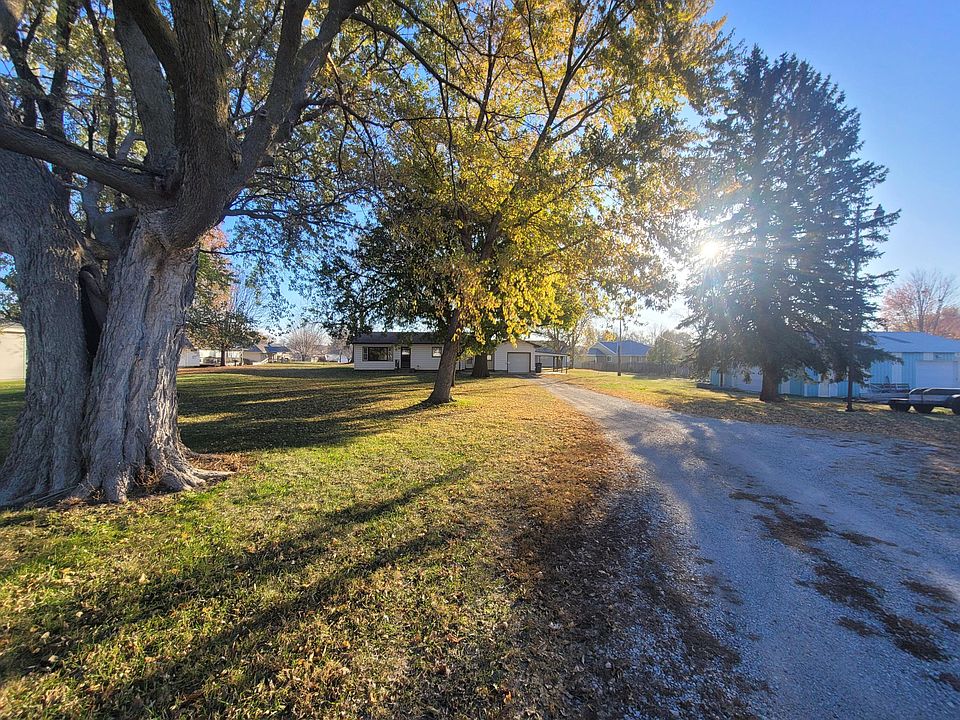 521 Highway St, Underwood, IA 51576 Zillow
