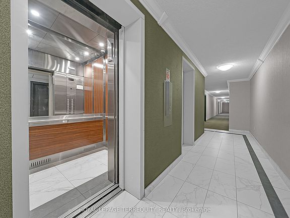 4th image of 50 Inverlochy Blvd #804