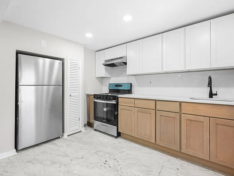 71 Maple St — Photo 11