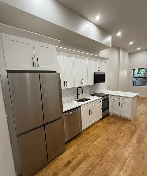 537 Rogers Ave #1 — Photo 3