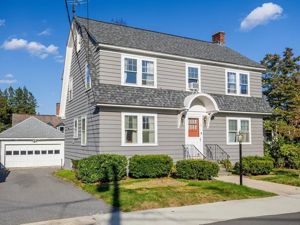 5 Academy Rd, Leominster, MA 01453