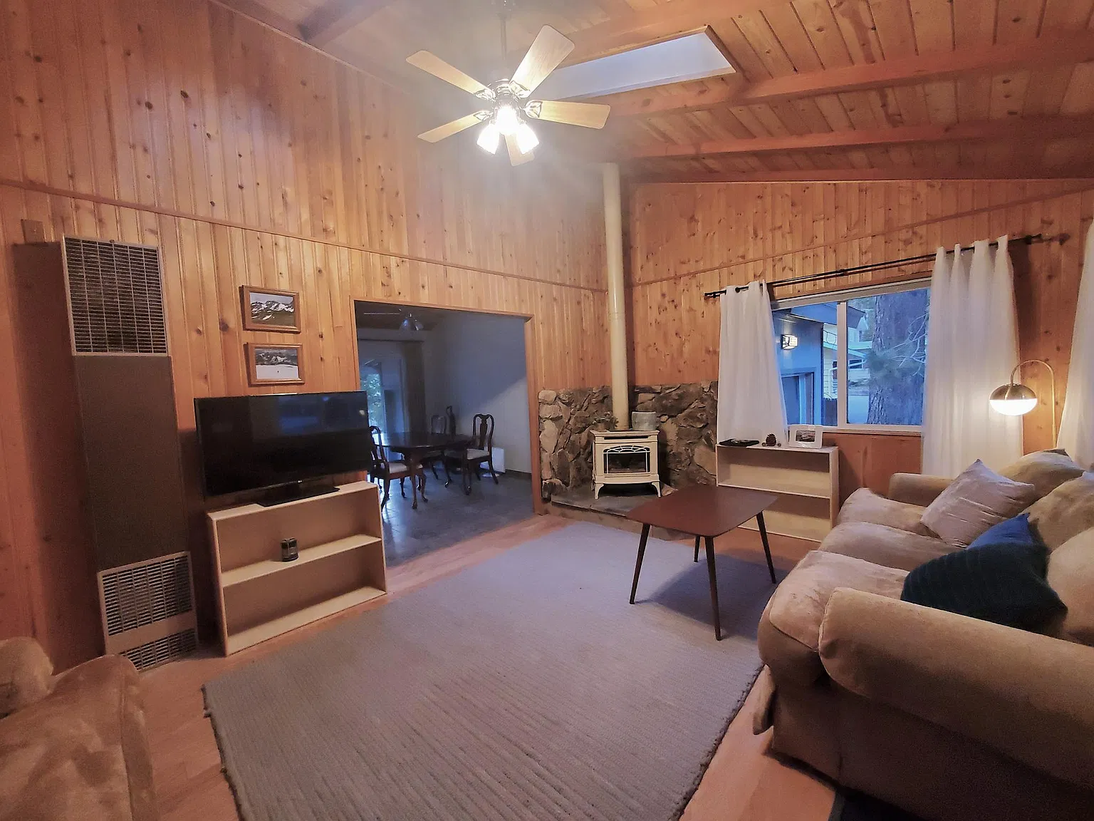 2 bed, 936 sqft, $2,900 — Photo 2