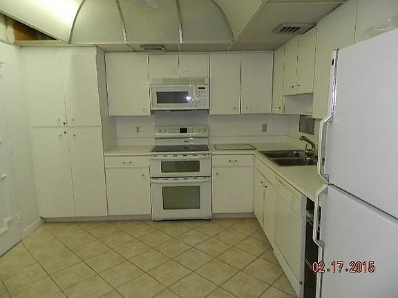 3rd image of 100 Worth Ave APT 403