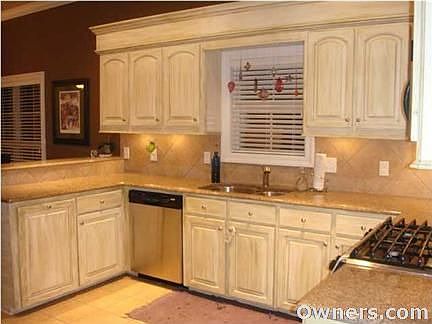 Kitchen. Gel Stained Cabinets