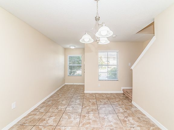 3rd image of 340 Carina Cir