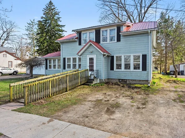 413 W Saint Joseph St, Lawrence, MI 49064