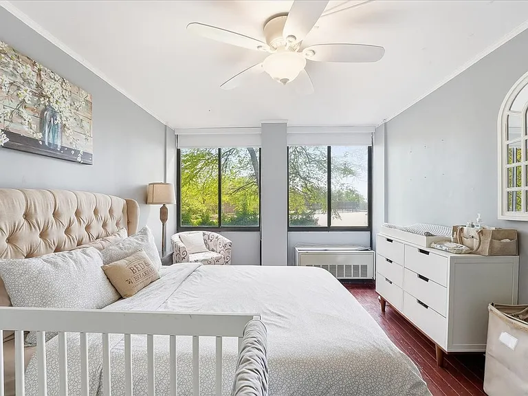 300 Winston Dr #L5 — Photo 20