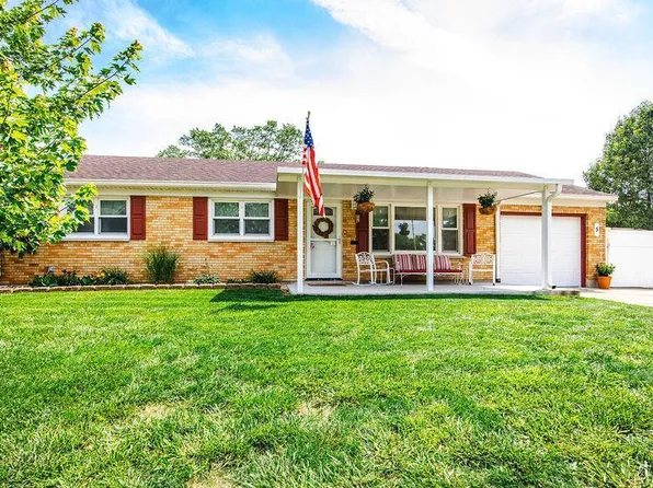 5 Carlton Dr, Hamilton, OH 45015