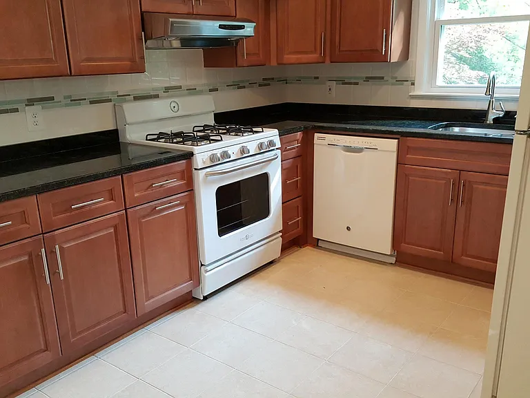 11801 Milbern Dr — Photo 6