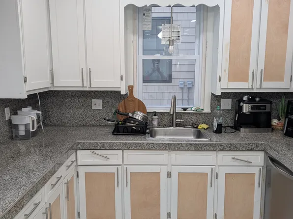 74 Sharon St #74, Medford, MA 02155