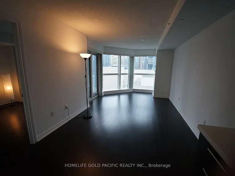 386 Yonge St #1716 — Photo 5