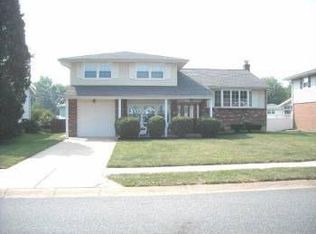 115 Burningbush Dr, Newark, DE 19711