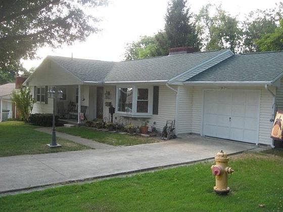 1st image of 2747 Hillview Dr