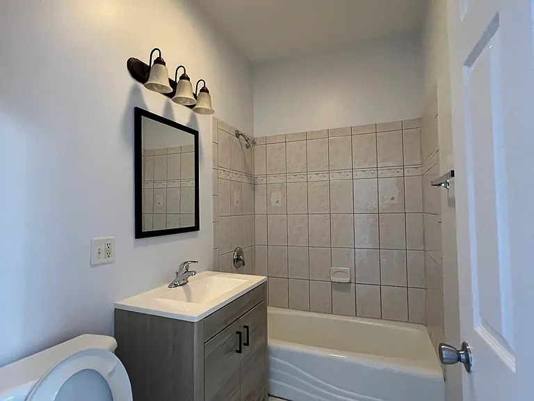 2722 W Maypole Ave #2722 — Photo 5