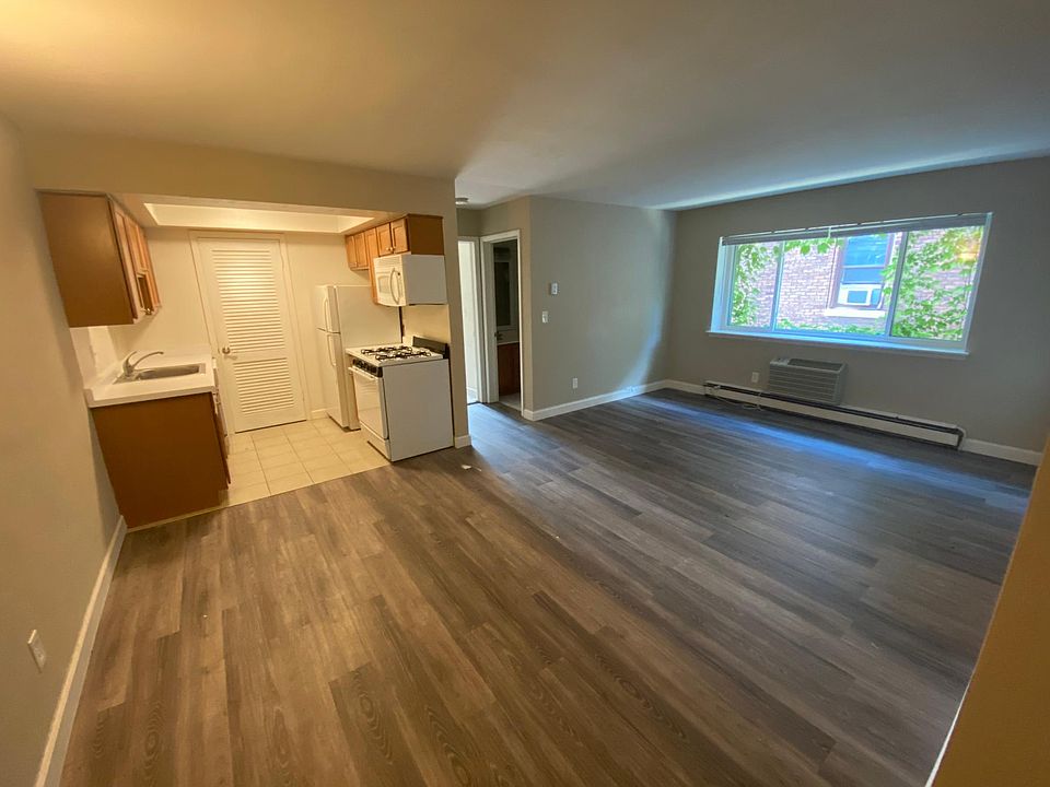 2nd image of 2424 E Webster Pl #210