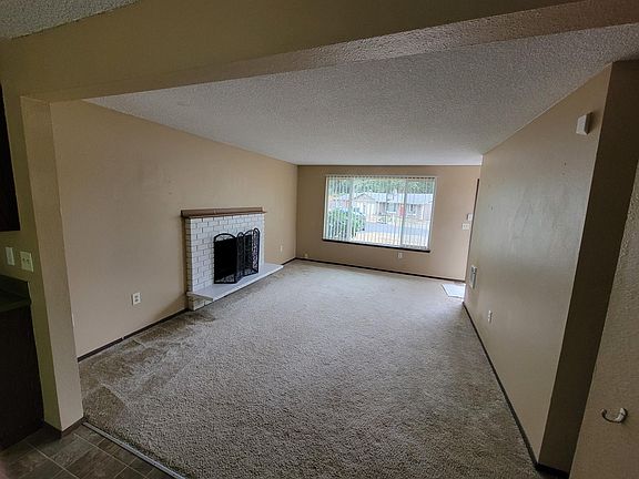 3rd image of 9411 72nd Ave E