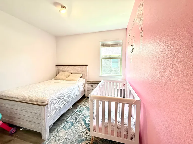 1601 Lake Grove Dr — Photo 8