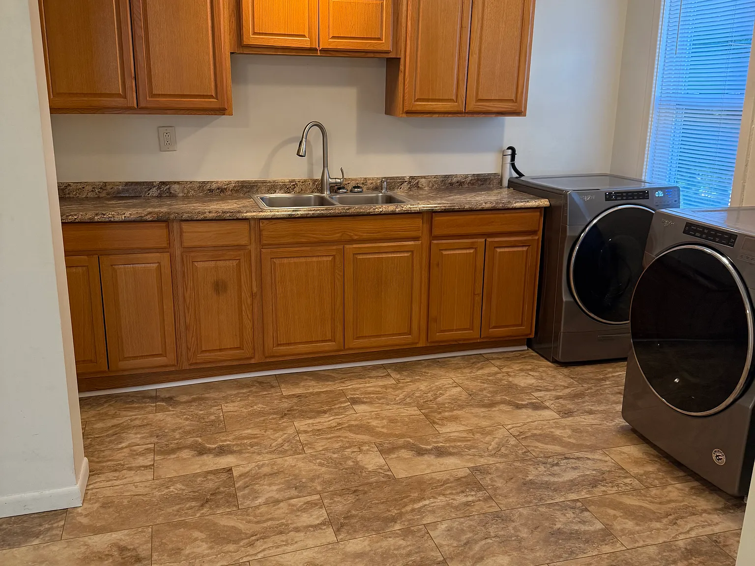 3 bed, $1,100 — Photo 1