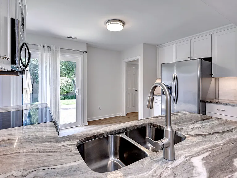106 Harrops Gln — Photo 31