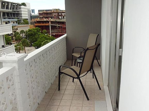 4th image of 1614 West Ave APT 603